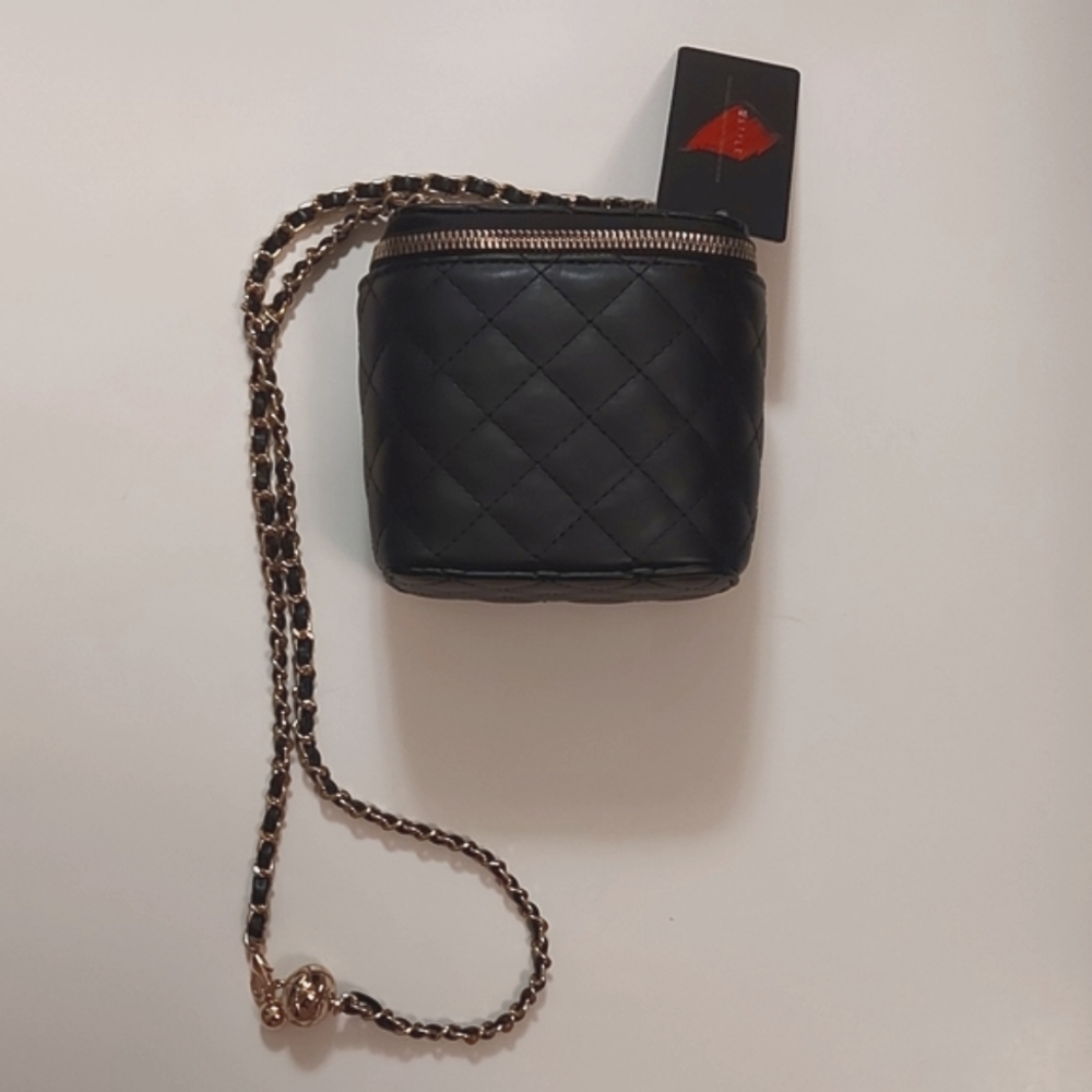 Quilted vanity case bag